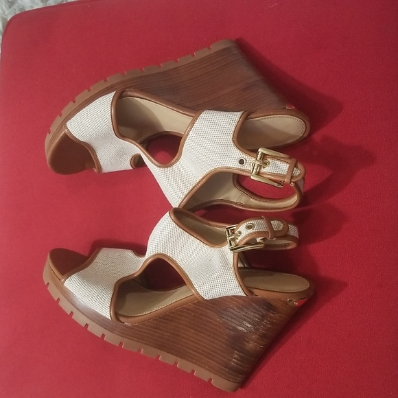 MICHAEL KORS WEDGE SANDALS - Picture 6 of 10